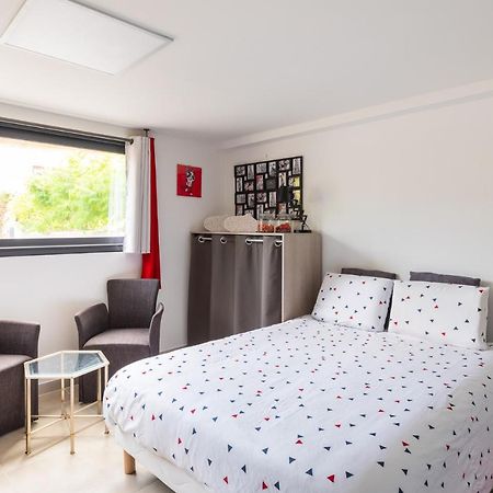 Trendy Studios Tassin Екстер'єр фото