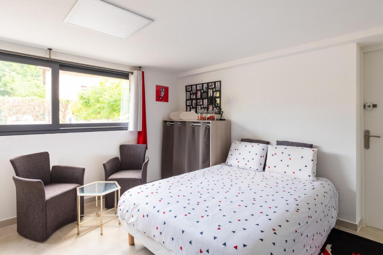 Trendy Studios Tassin Екстер'єр фото