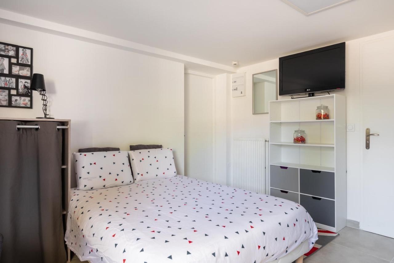 Trendy Studios Tassin Екстер'єр фото