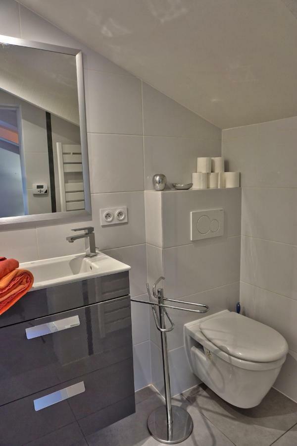 Trendy Studios Tassin Екстер'єр фото